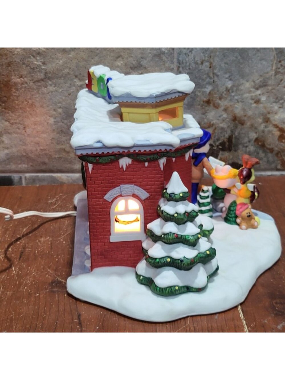 Vintage 1995 Danbury Mint Garfields Christmas Village The Court House Lighted NI - Picture 7 of 11